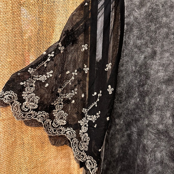 ODDY XL Acid Washed Black T with Delicate Lace Sleeves. PtP 24” Length 39” - Picture 2 of 7
